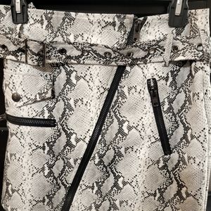 Honey punch snake leather zip up skirt. Excellent condition.  Size m